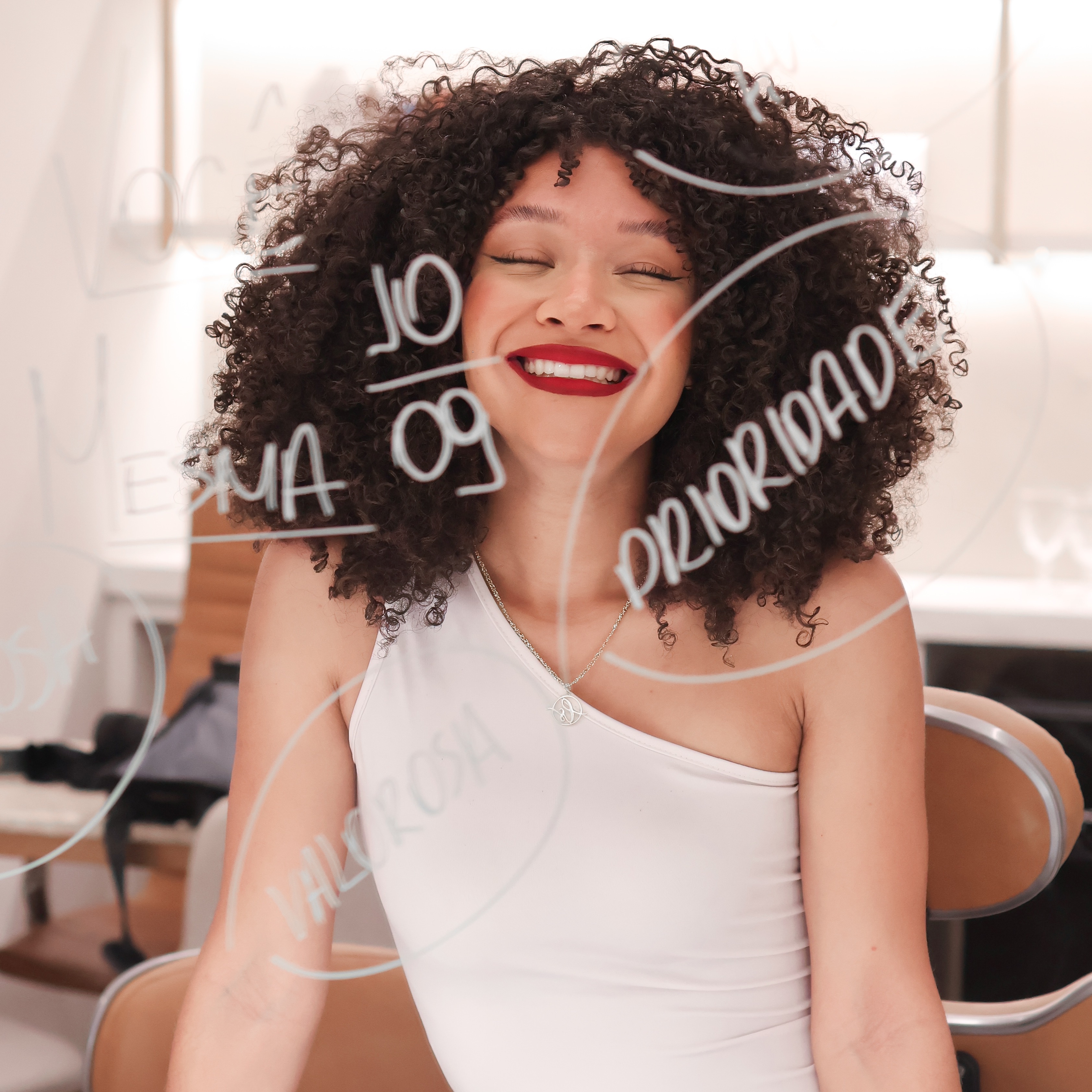 Faça Você Mesma Presencial - Curso de Automaquiagem e Aprimoramento thumbnail