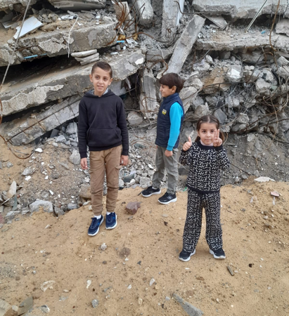 Mona & her three children thumbnail