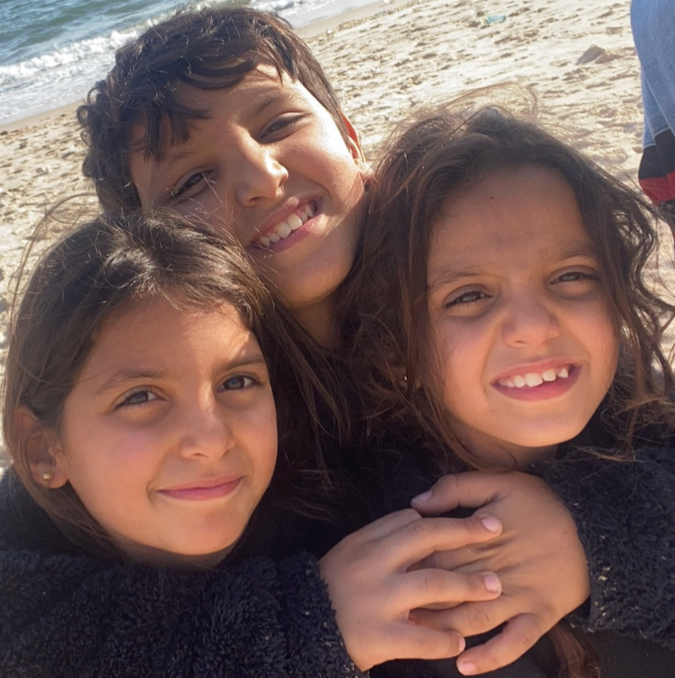 Alaa & her family thumbnail