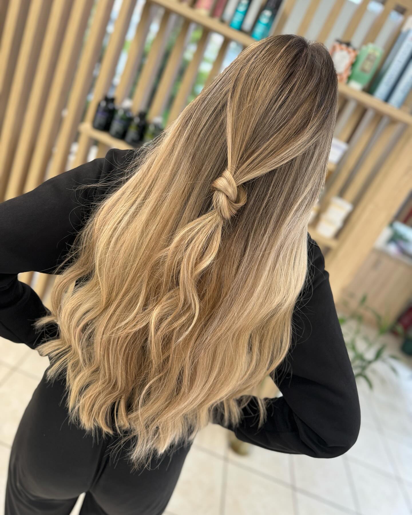 •Neutral blonde balayage•👱‍♀️#hair #hairstyles #blondehair #balayage #blondbalayage #haircut #palaiofaliro