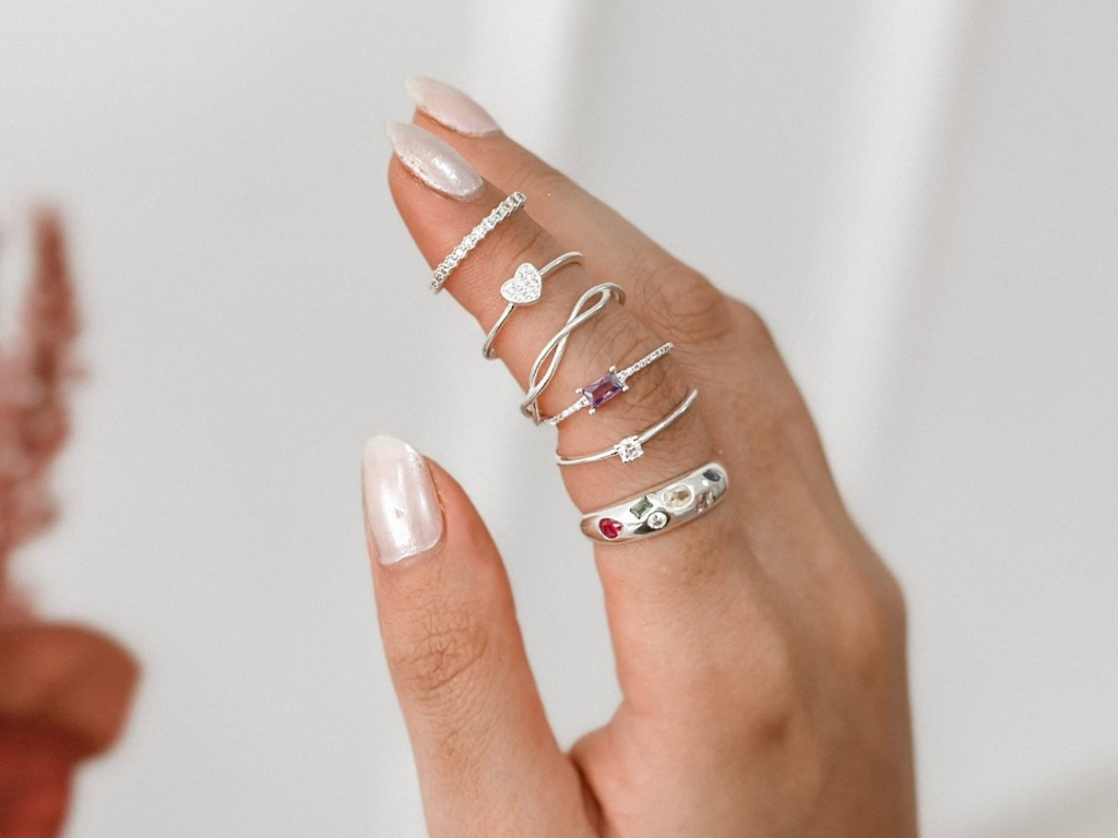 Como limpar suas joias em prata  thumbnail