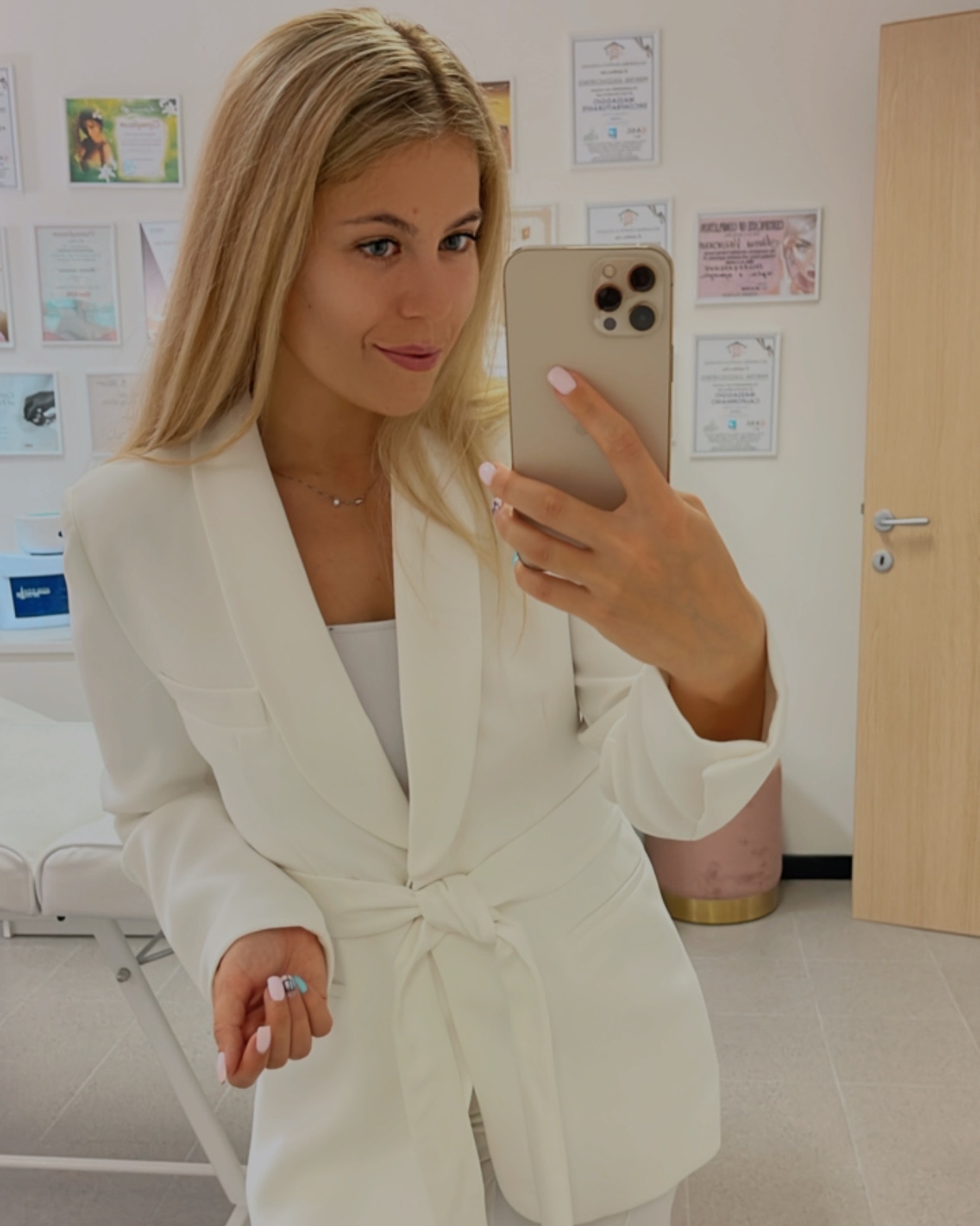 Пост Знакомство ! 🎯
Время представиться для тех , кто со мной еще не знаком, и рассказать чем я занимаюсь и могу быть в