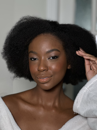 Curso Vip | Aperfeiçoamento para Maquiadoras | Presencial em Ribeirão Preto  thumbnail