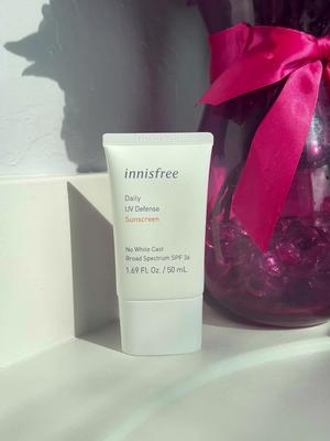 #ad #innisfreepartner PSA: Wear SPF 365 days a year. Yes. Protect that pretty face with @innisfreeusa Daily UV SPF! Use 