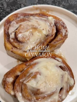 don’t forget the heavy cream!!  • • • • #cinnamonroll #cinnamonrollhack #cinnamonrollsrecipe #cinnabon #cinnabonhack #ti