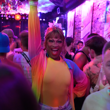 TAYLOR SWIFT: THE TAKEOVER AT SCARLET 02/02 thumbnail