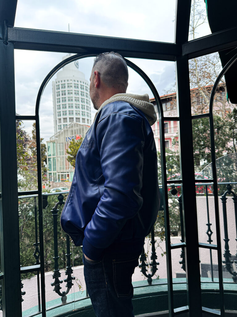 Pusuyla Ayağını Kırdıkları Atı, Sahibine Vurdururlar. Burası Dünya! | Makaledenizi thumbnail