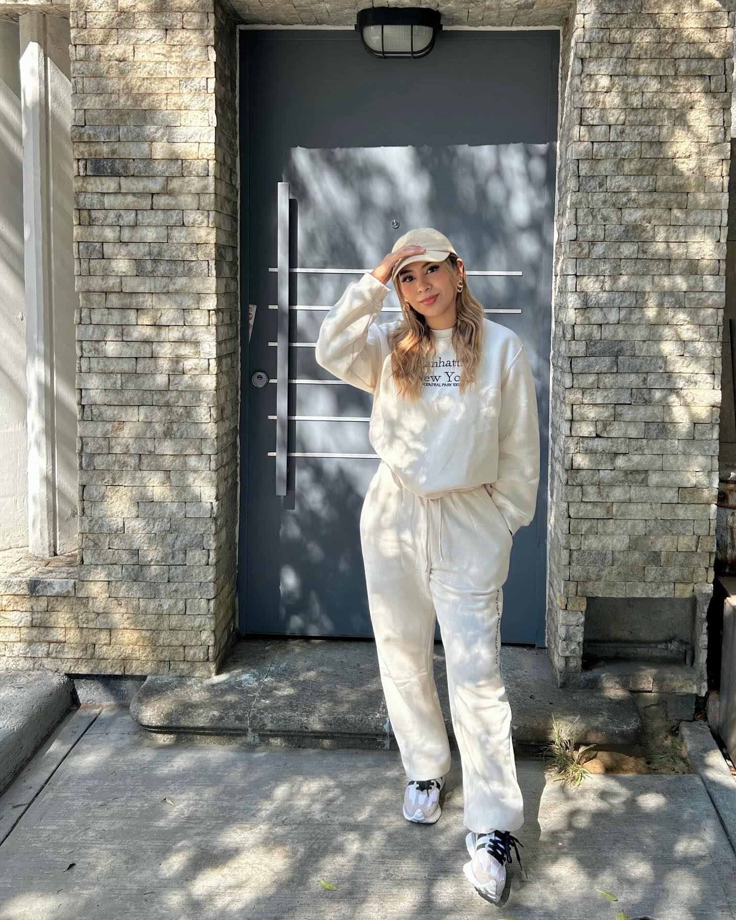 encontré el comfy set perfecto para invierno ☃️ @cklassoficial 
Códigos:
Hoodie 991-75
Pants 981-76
Tenis 564-65
.
.
.
.