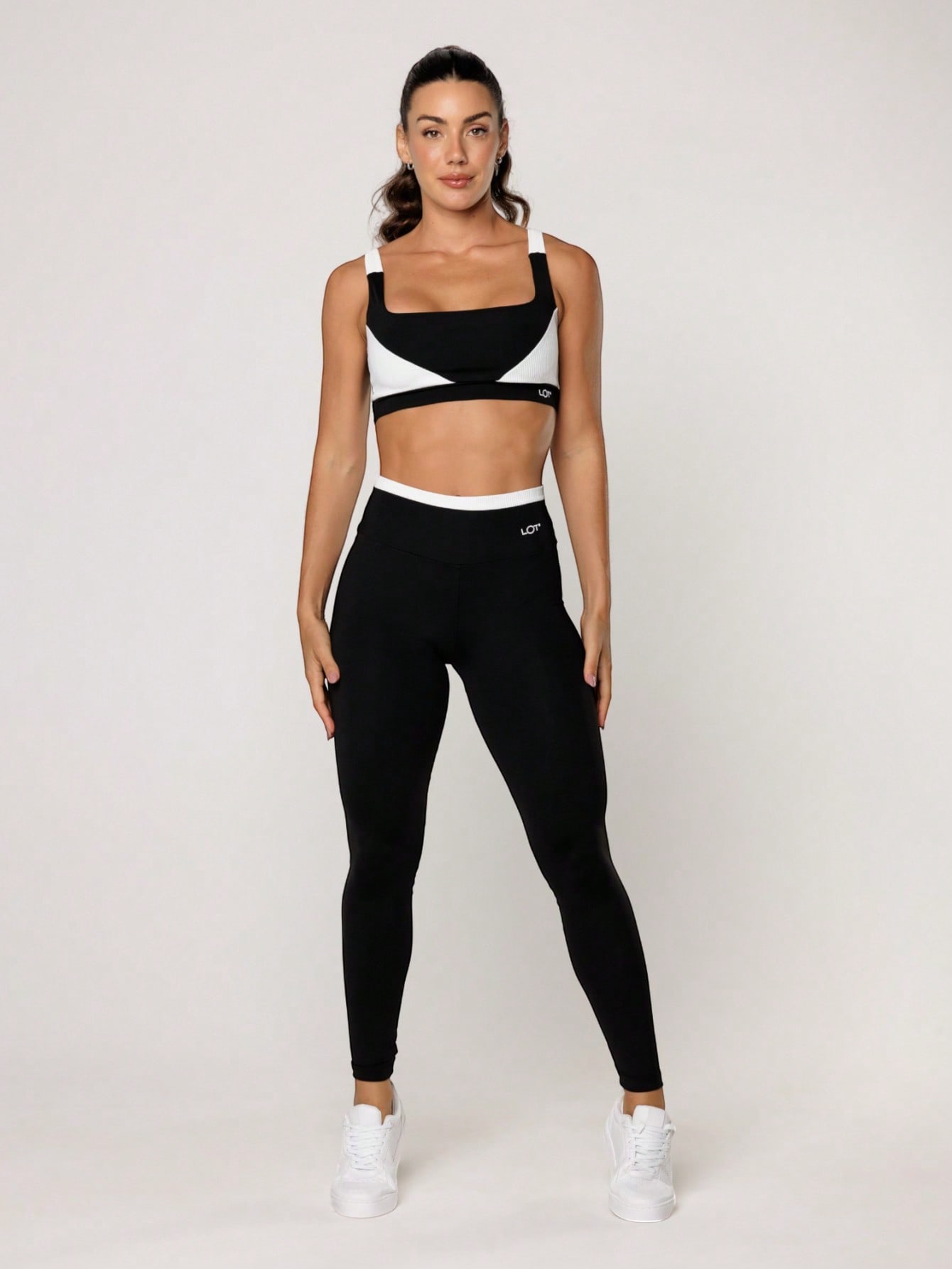 LOT FITNESS Conjunto Feminino Academia Top Preto com Recorte Branco Legging Fitness Elevate thumbnail