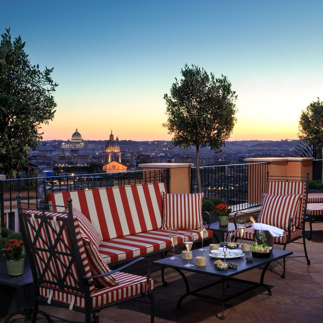 Nestled at the apex of Rome’s iconic Via Sistina, @hoteldelavillerome, part of the prestigious @roccofortehotels collect