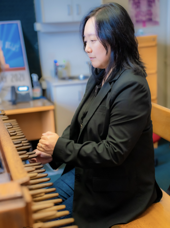 Inventing future sounds: reimagining ceremonial music for the organ and carillon Grace Chan & Nicholas Vines thumbnail