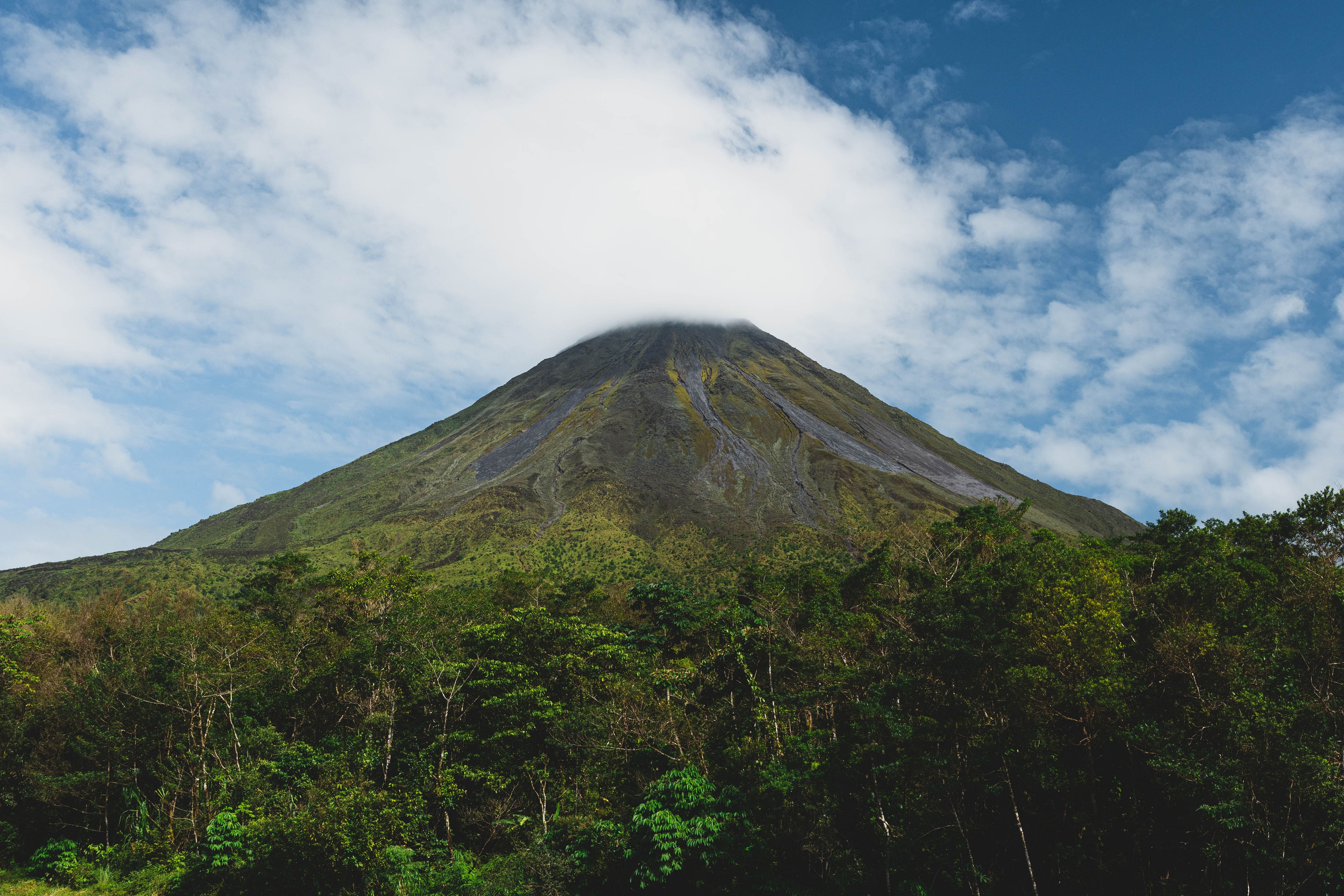 Travel With Me: COSTA RICA 🇨🇷 thumbnail