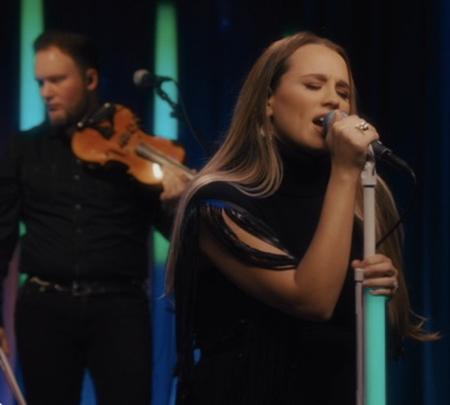 Apple Music Sessions with Gabby Barrett thumbnail