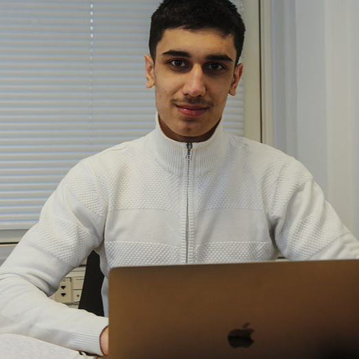BioSite profile picture for @munir