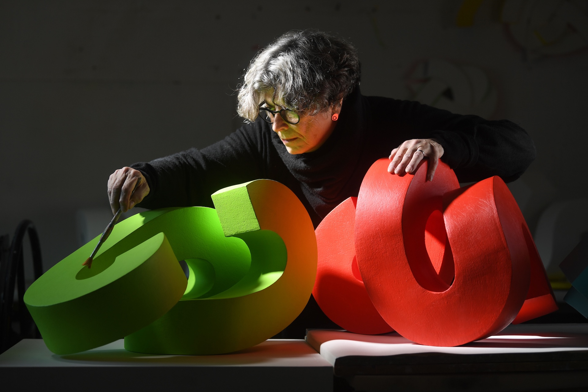 Patricia Volk: Abstract contemporary sculpture and the pursuit of pure form - Momardi Art Collective thumbnail