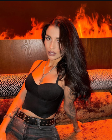 PREMIUM ALINA (28) thumbnail