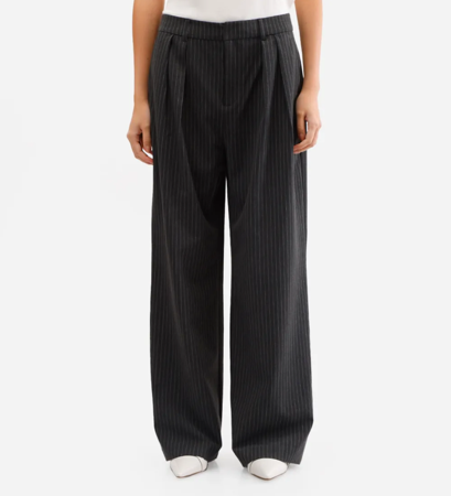 Calça alfaiataria risca de giz cinza  thumbnail