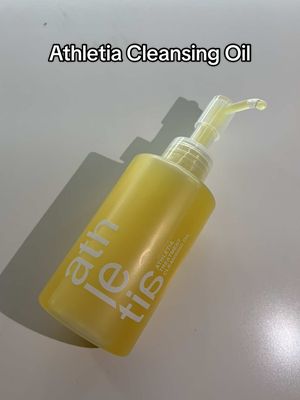 Rinse off the days stress with @athletiabeauty_uk cleansing oil. It doesn’t leave residue and is formulated with 6 natur