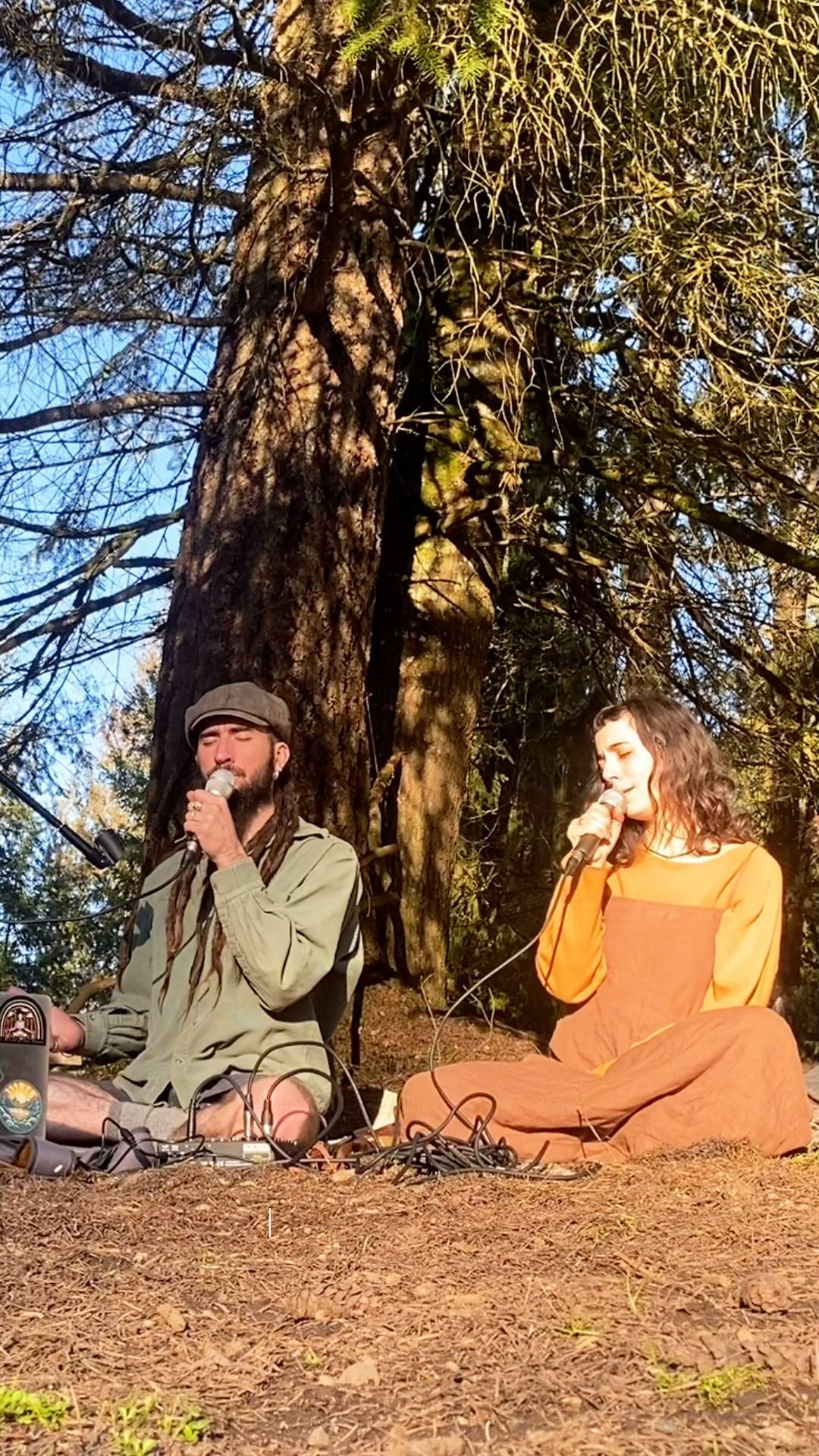 Intuitive Singing with my beloved 🙏✨💛
@ra.del.sol 

What a beautiful blessing to receive sun on our face after so many m