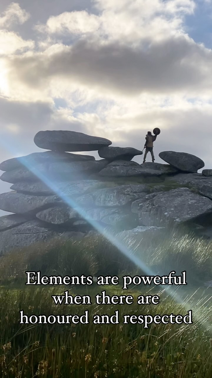 Ask the wind to wash away what’s not longer needed 🌬️

Elementals are powerful when honoured and respected 💛🧡

Sacred Si