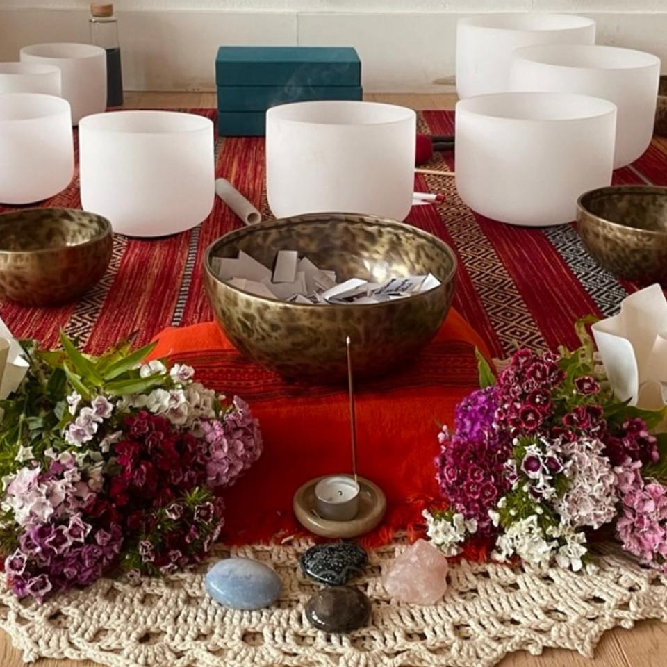 Sun 28th, 7:30pm - Autumn Equinox Group Sound Mediation @ Peckham Yogarise thumbnail