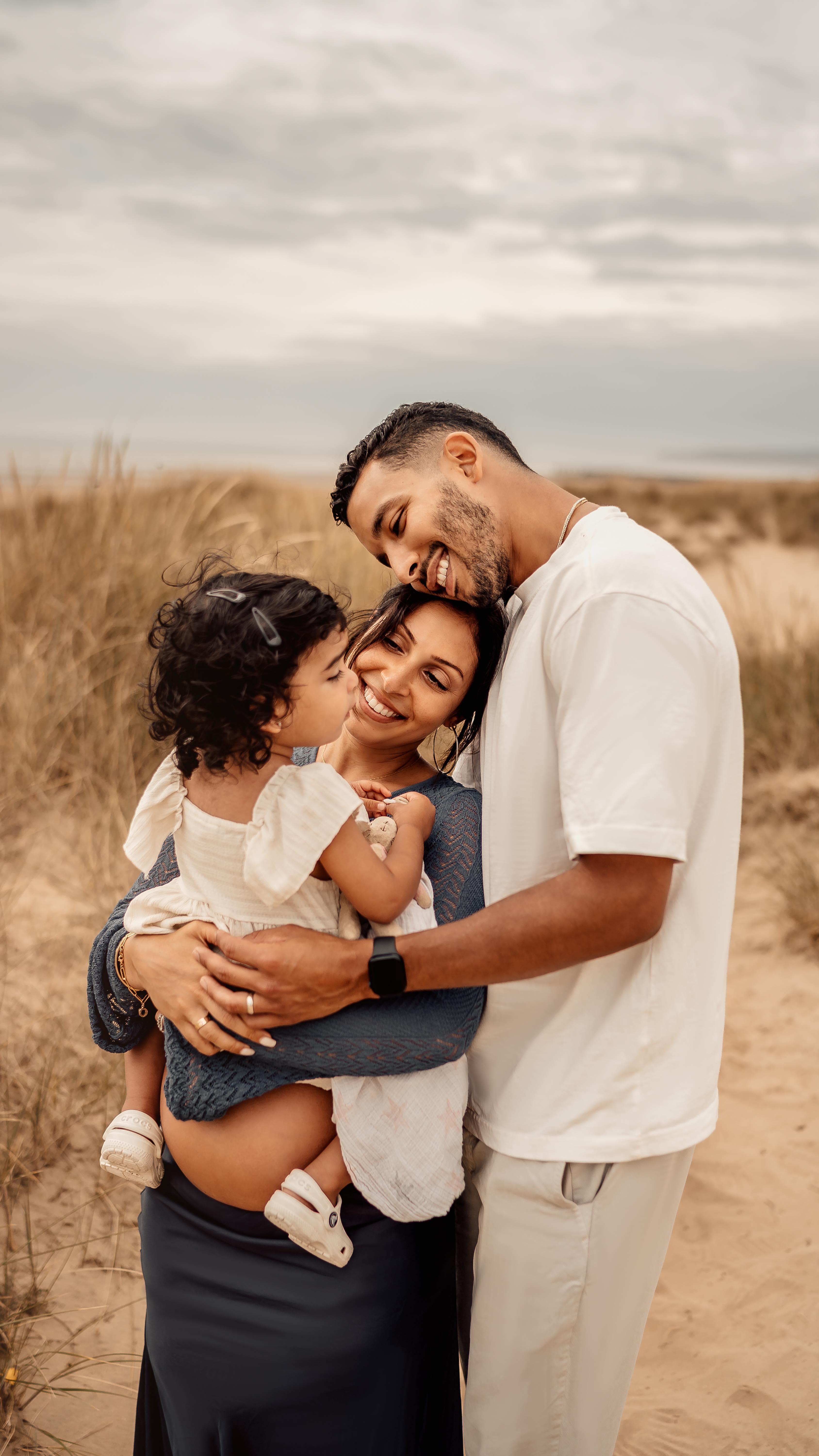 FAMILY always Number1 
.
.
.
.
.
.
#maternityphotography 
#familygoals 
#familyphotographysession 
#londonphotography 
#