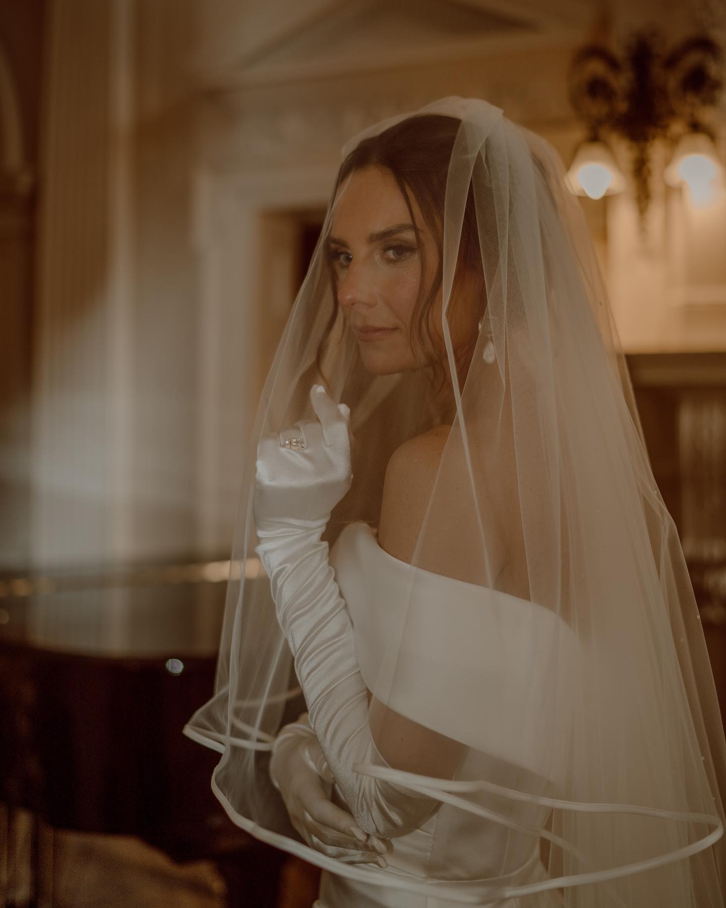 IS MORE THAN JUST A WEDDING DRESS, IT IS THE EMBODIMENT OF A DREAM COME TRUE ✨ 
.
.

.
.
#bridedress 
#bride
#wedding
#l