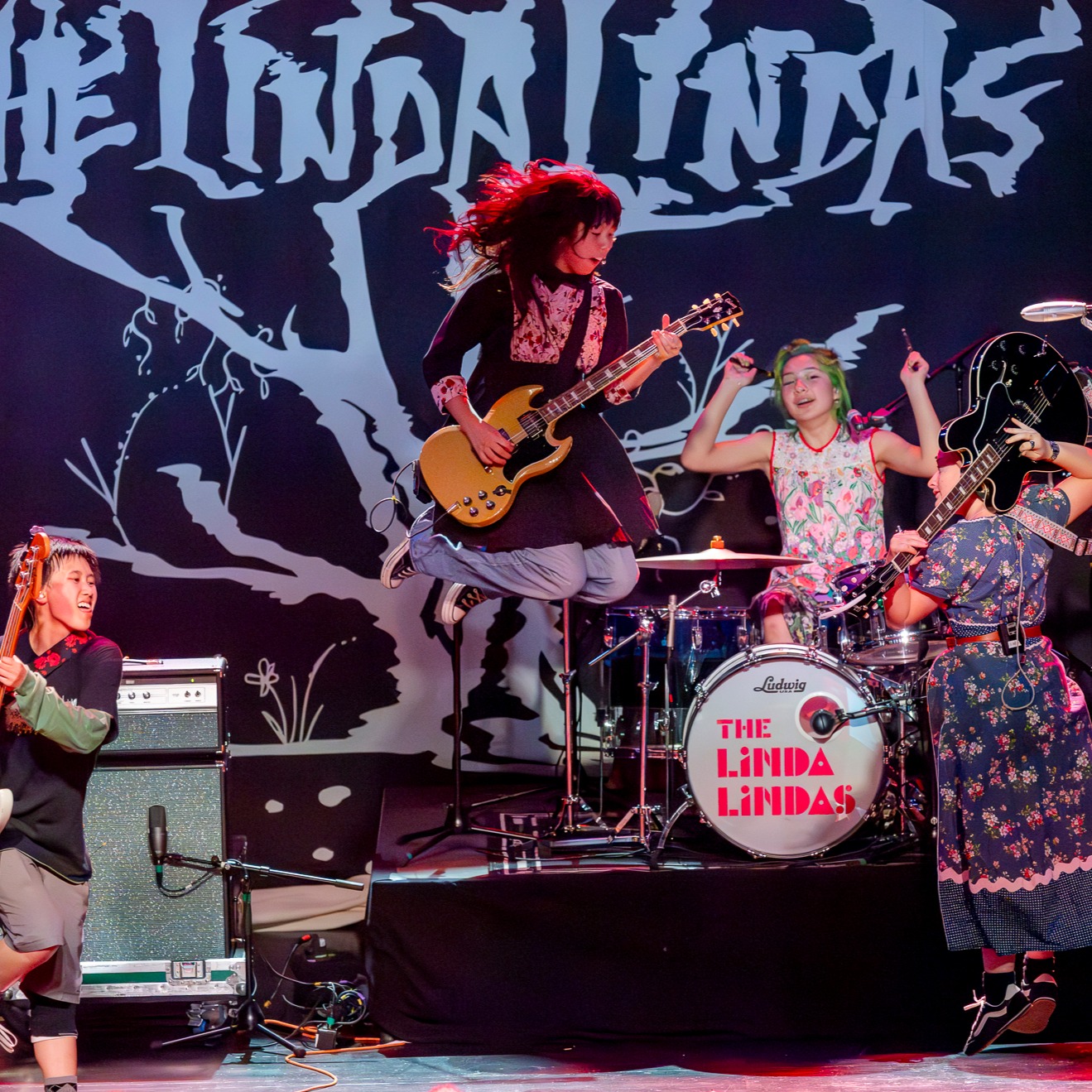 The Linda Lindas and Pinkshift at Brooklyn Steel thumbnail