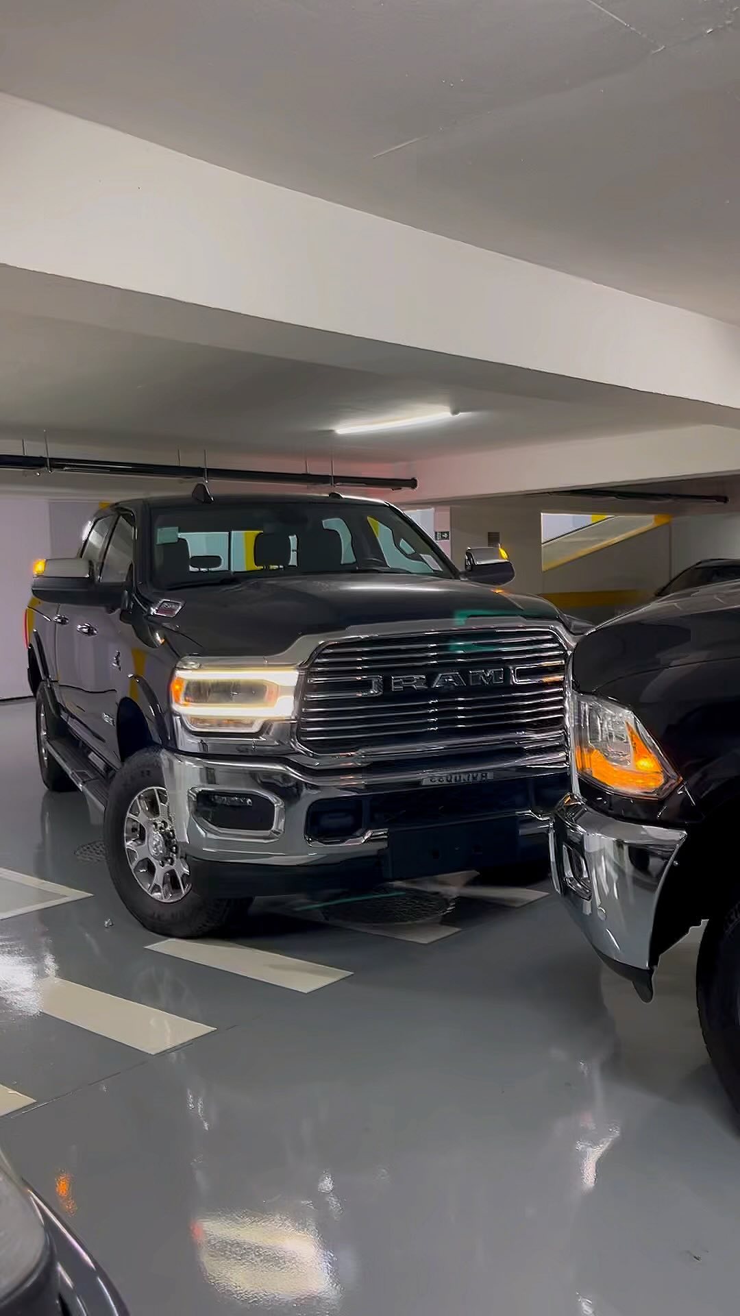 😮‍💨😮‍💨

Dogde Ram 3500 
Dogde Ram 2500 

#dodge #dodgers #dodgeram #ram #ram3500 #caminhonete #turbo #turbodiesel #fazen