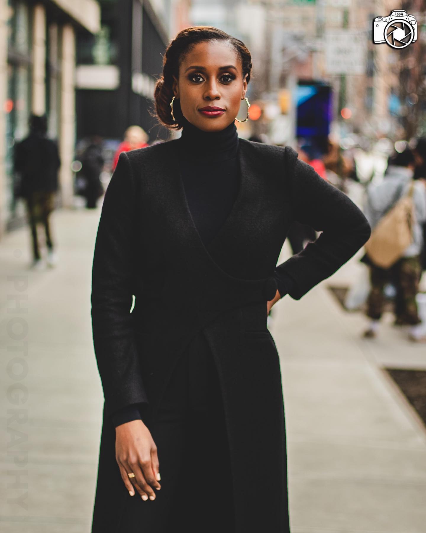 The beautiful @issarae blessed my camera today... 🙏🏽
Issa is wearing @alietteny by @jasonrembert.
•
https://www.issakhar