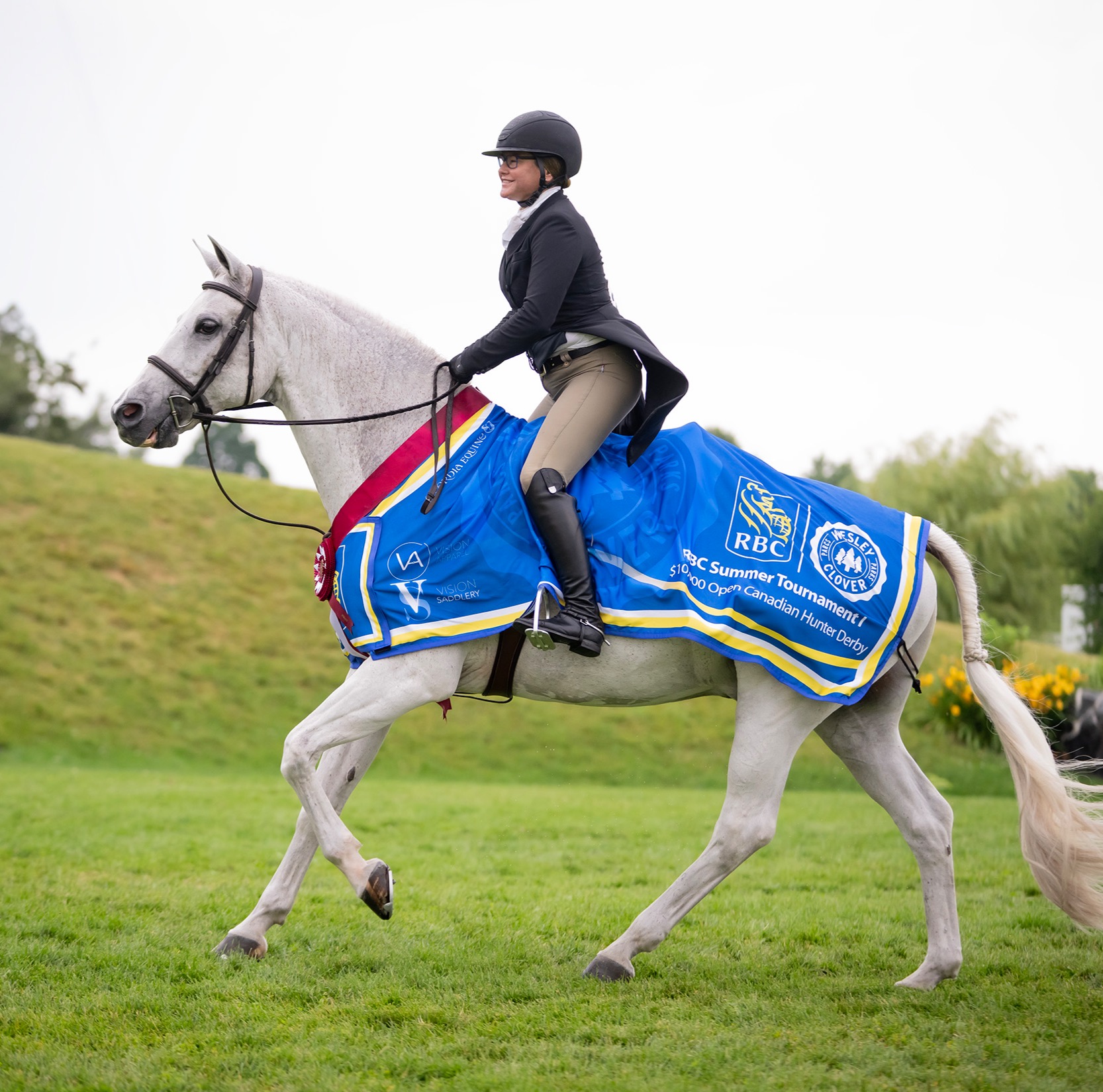 Ainsley Vince Victorious in $10,000 Canadian Hunter Derby thumbnail