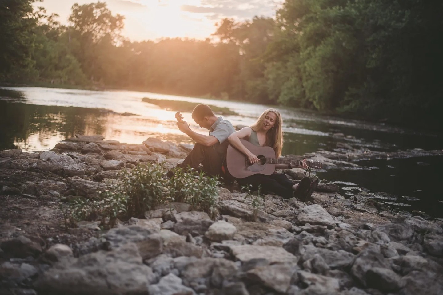 This lovely duo is coming back to the farm 🎻🎵 We're so excited to host @jeri.katherine & Nat Colten for a live music ses