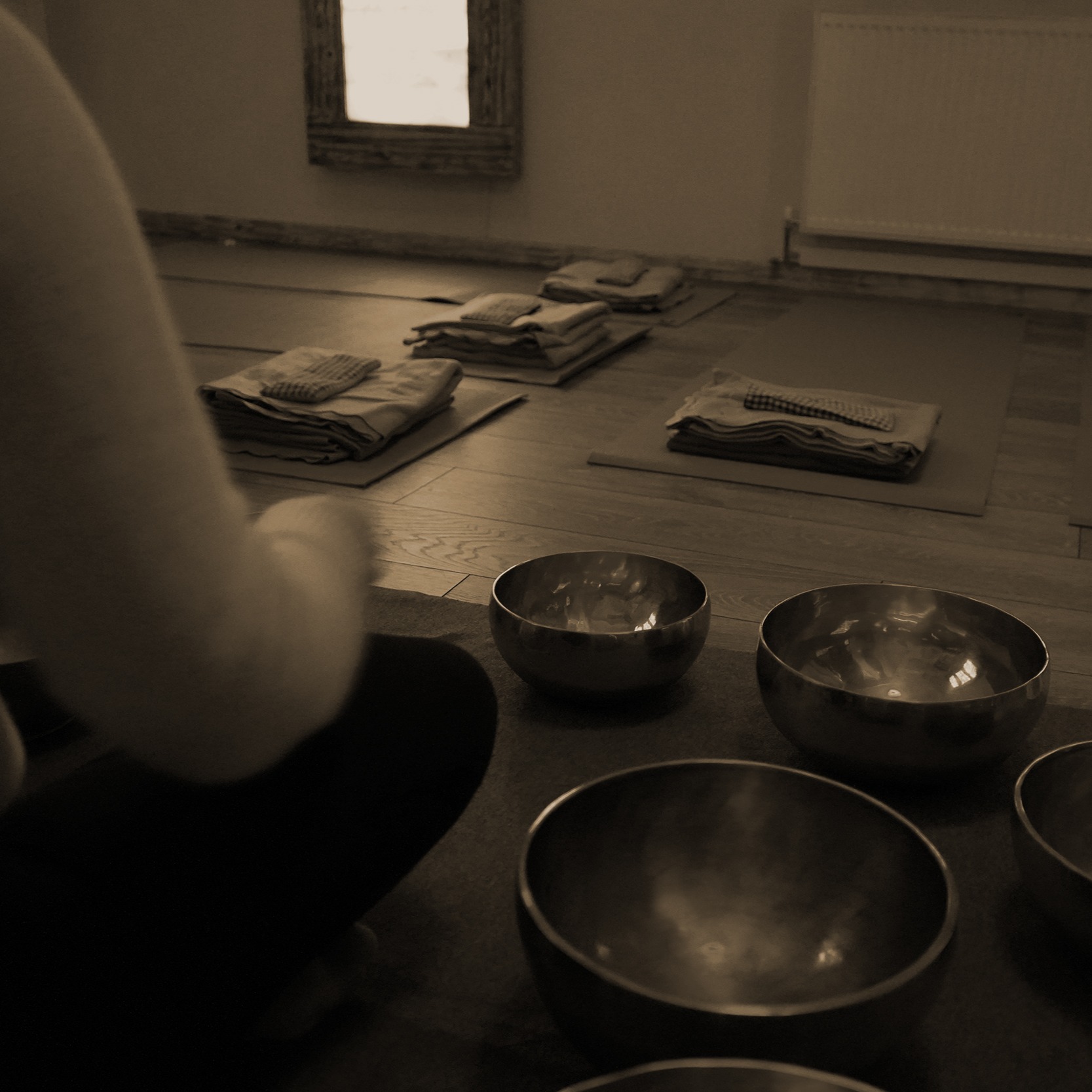 Sound Meditation in the Salt Room at Lomi Lomi Massage & Spa | Monthly on Thursdays 6pm thumbnail