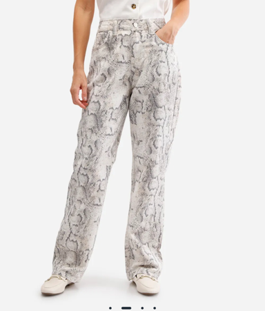 calça jeans reta estampa de cobra thumbnail