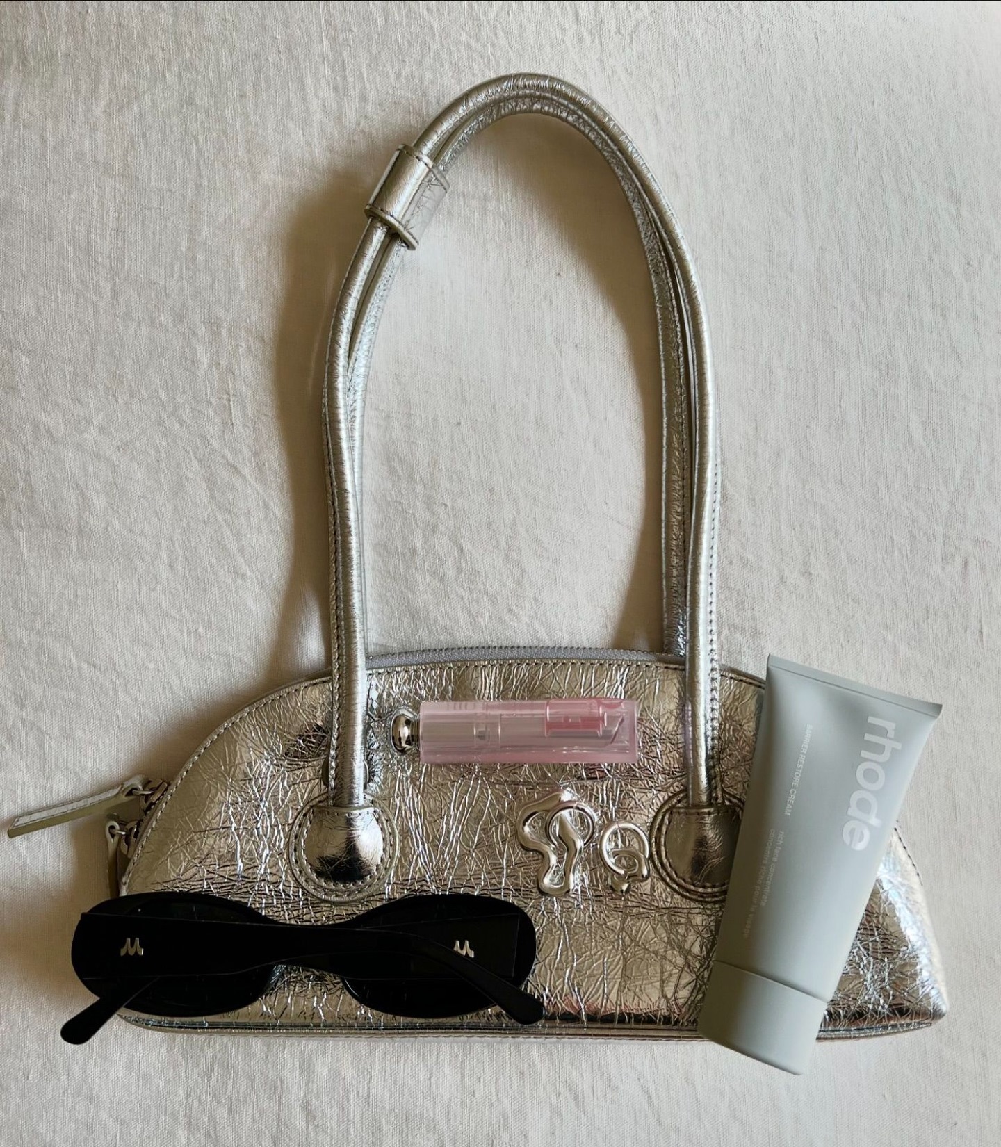 Love this Bessete shoulder silver crinkle bag, perfect for dressing up!! 🚀🫧😍🪩
