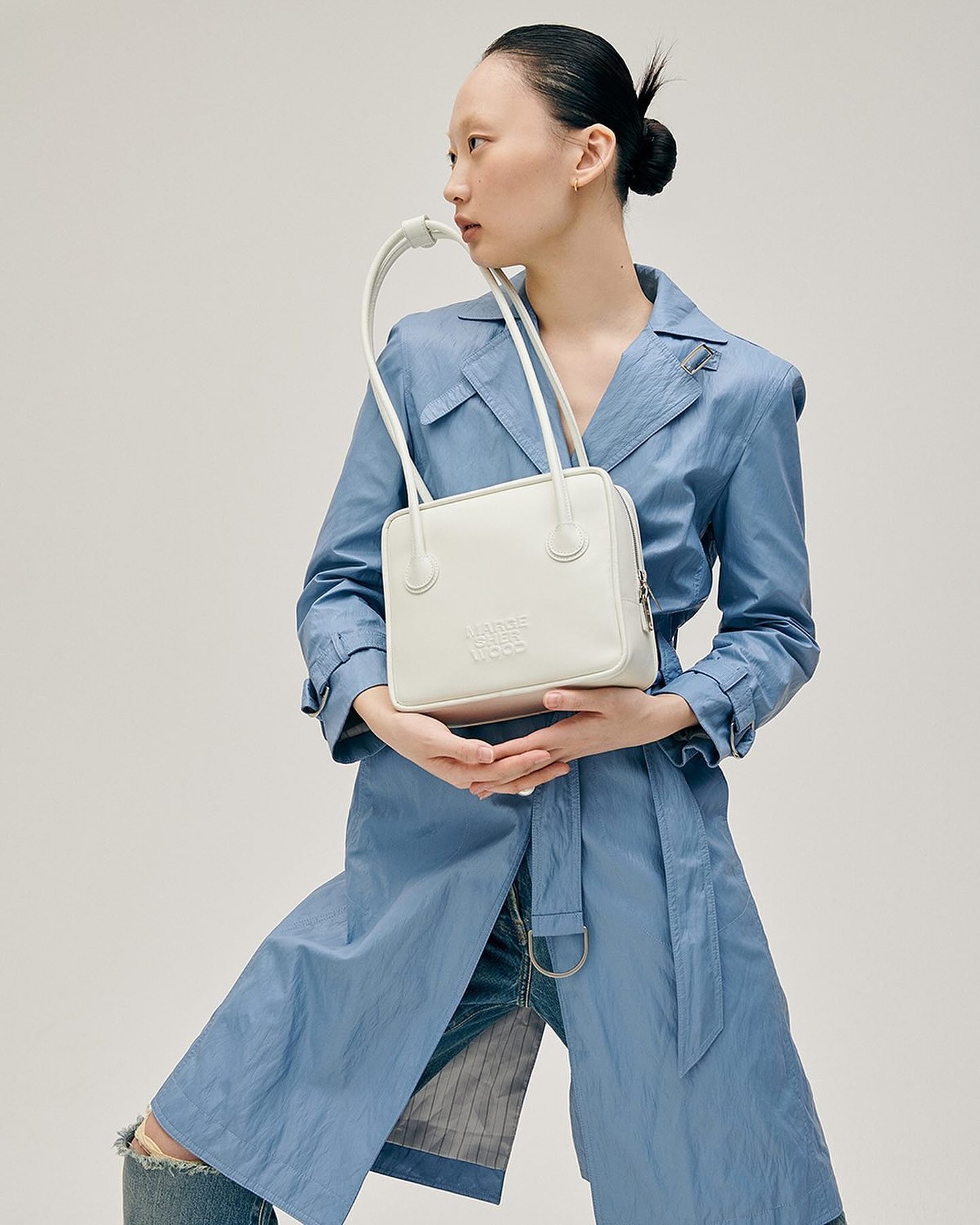 The Piping bag from Marge Sherwood. An incredible square bag made from leather in Korea 💫 #bagsparadise