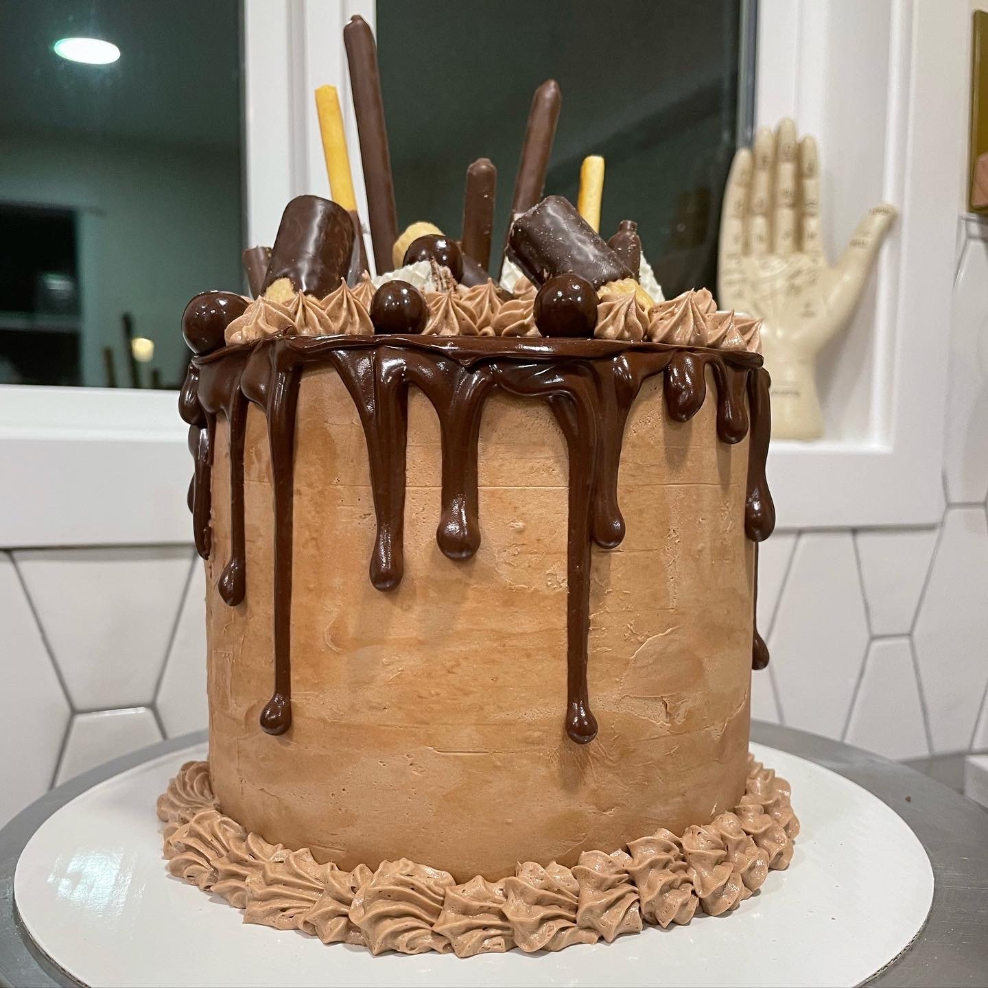  Simple (Yet Show-stopping!) Cake Decorating Ideas thumbnail