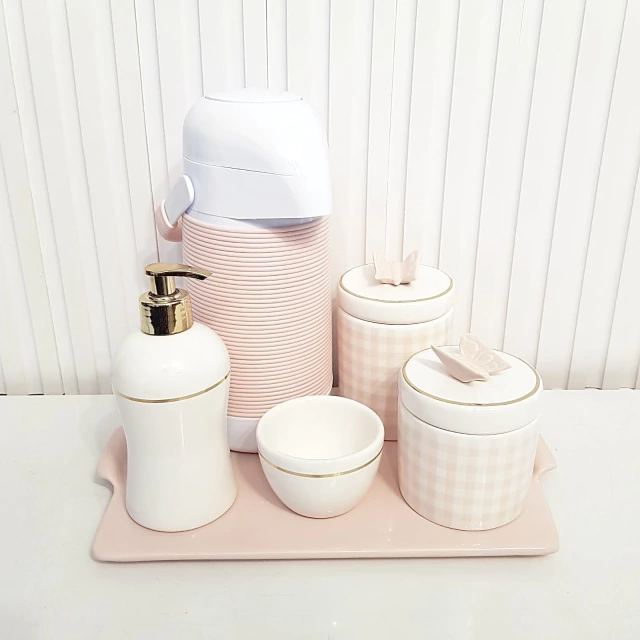 Kit Higiene Bebê Xadrez Vichy Rosa e Branco - bandeja reta + térmica alinhavada thumbnail