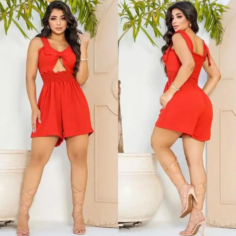 - MACAQUITO SOLTINHO COM
DECOTE E BOJO. 

Tecido crepe Duna 
Tamanho Único: vestido do 36 ao 42 
Verificar disponibilida