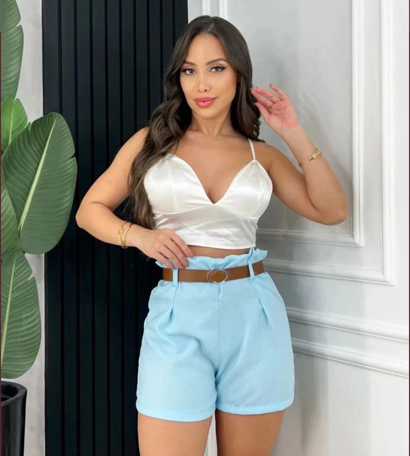 • SHORT CINTO ( cinto removível). 
• ⁠PS:  COMPOSIÇÃO SUPERIOR DA MODELO, NÃO DISPONÍVEL NO NOSSO CATÁLOGO. 

Tamanho ún