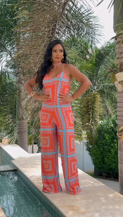 Macacão Elegante
Tamanho único 
Tecido Devore 

Verifique disponibilidade de cor

Chame no whatsapp e solicite o catálog