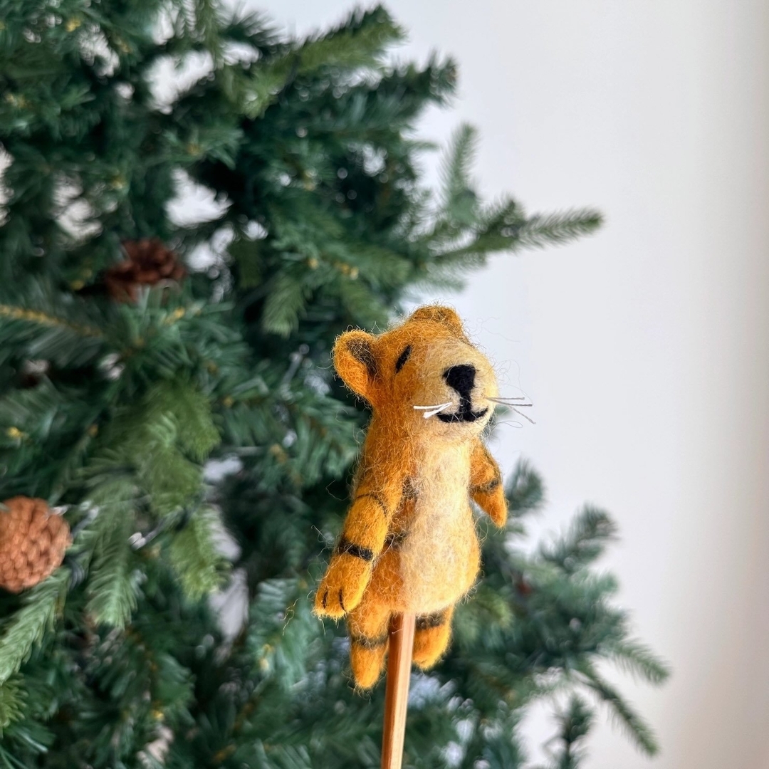 Felted wool finger puppets! Who knew finger puppets could be this cute?! 

Reminder: We will be closed tomorrow to celeb