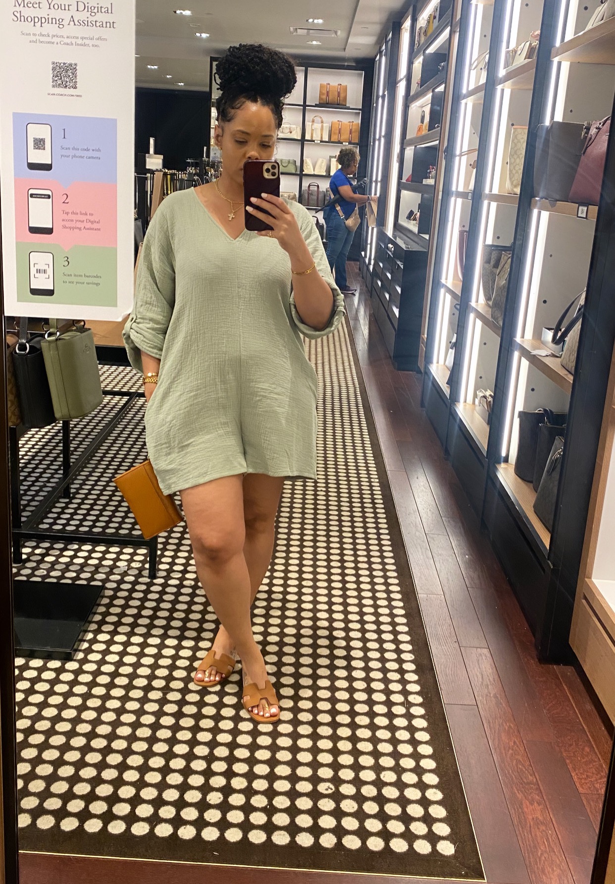 SHOP SHANELL’S CLOSET thumbnail