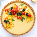 Vegane No Bake Pfirsichtarte mit Beeren und Thaibasilikum thumbnail