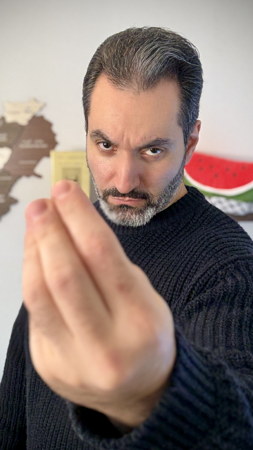 Book my FREE Arabic gestures & body language masterclass! thumbnail