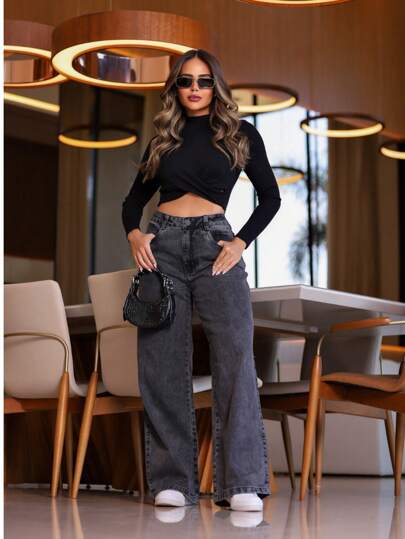 Calça jeans feminina wide leg cargo empina bumbum thumbnail