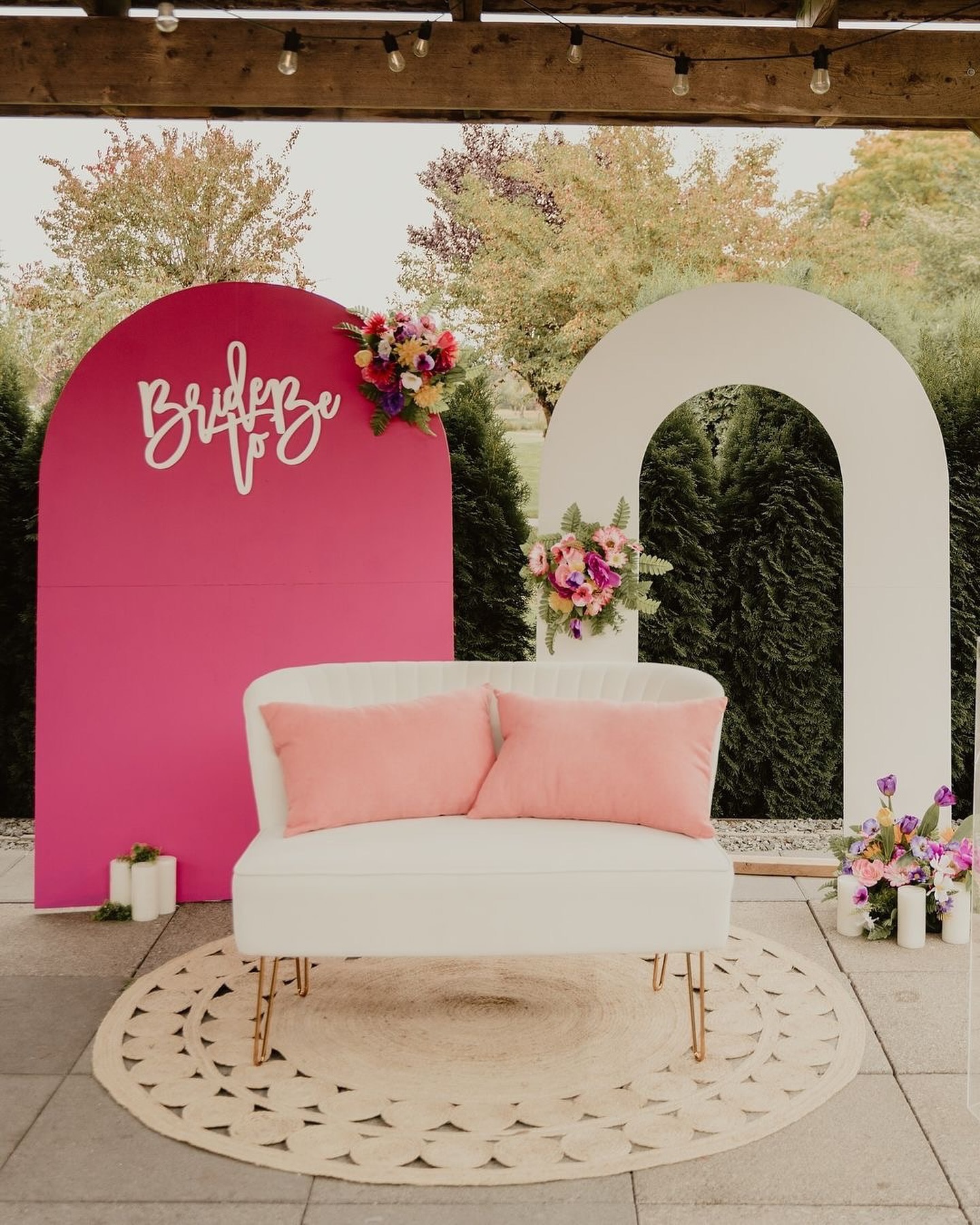 Absolutely love when clients get their photographer photos! How gorgeous are these edits by @candidandco_ for Sandal’s B