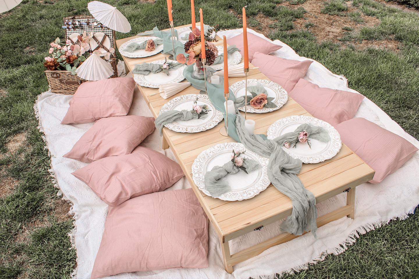 The Bridgerton Picnic
.
Available Now: contact us via DM or link in bio.
.
Adore Decor 🫧
Booking 2023-2024
🌱Vancouver 
.
