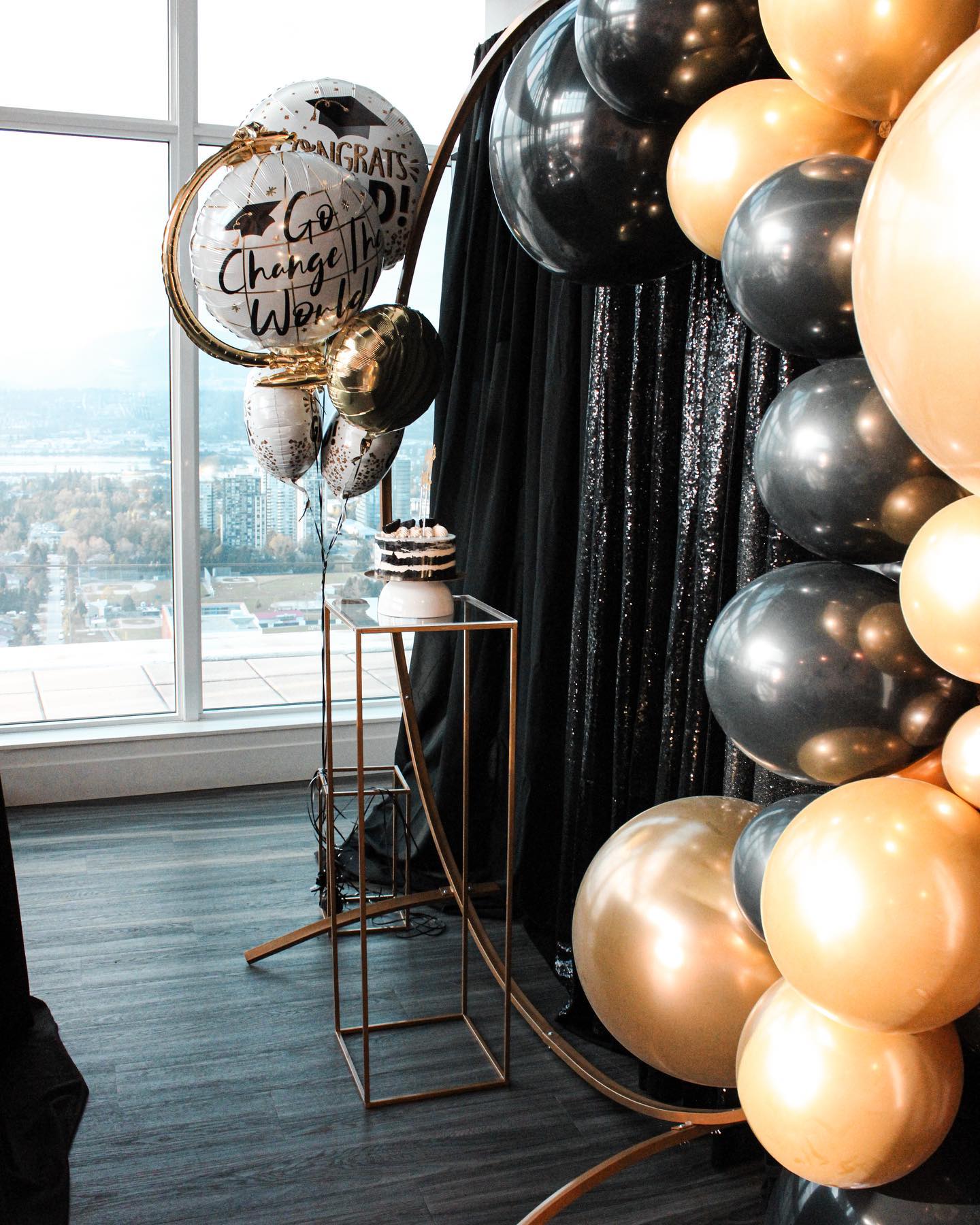 No matter the age, balloons are always an event favourite! 
.
Booking 2023-2024 
(use the link in our bio!)
.
#yvrdecor 