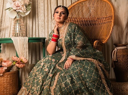 Modern Bohemia 🌾
.
Hair & Makeup @kiranshergill13 
Decor @adoredecorvancouver 
Photo @tagmediavisuals 
Model @devanshi.v